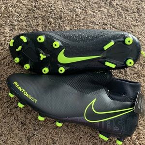 Nike phantom vision academy soccer cleats